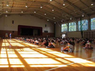 ６年生の学年集会の様子