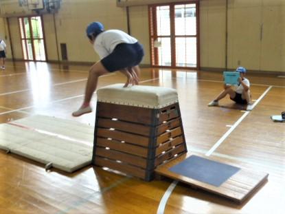 タブレットを活用した跳び箱授業
